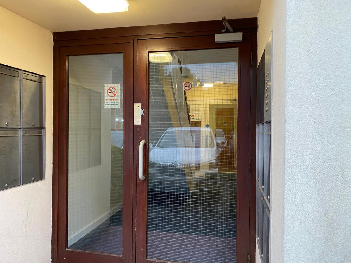 Marie'S Serviced Apartment 2 Bed Olivier Court Bedford Bagian luar foto