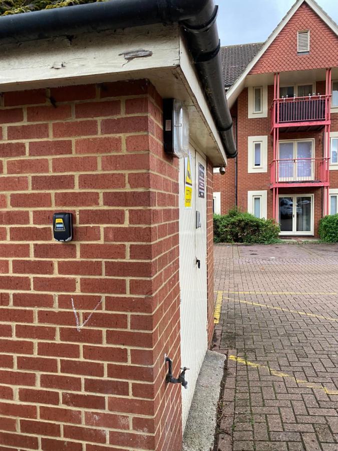 Marie'S Serviced Apartment 2 Bed Olivier Court Bedford Bagian luar foto