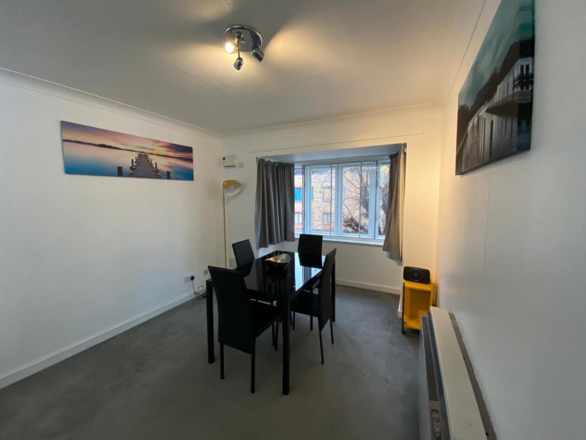 Marie'S Serviced Apartment 2 Bed Olivier Court Bedford Bagian luar foto